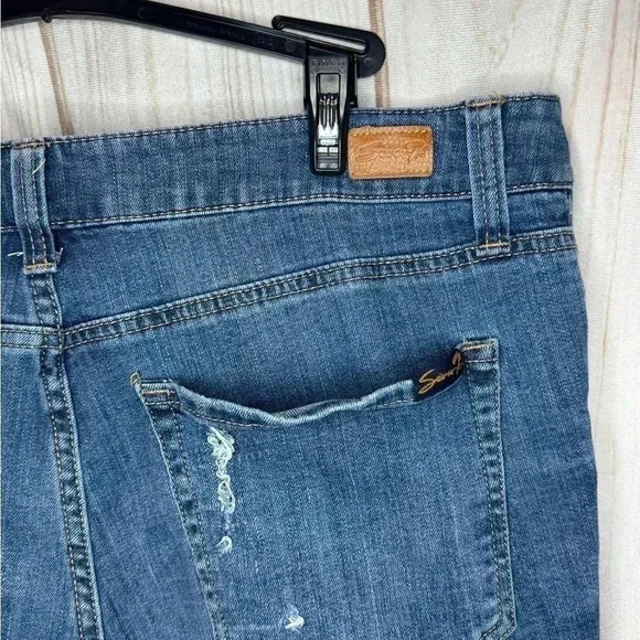 Seven 7 Women’s Distressed Mid Roll Jean Weekend Shorts Size 12 - Picture 5 of 6